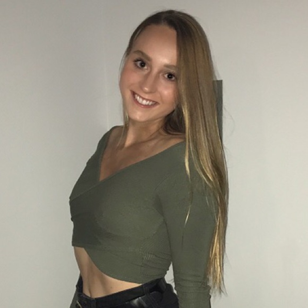 Meet your Posher, Brooke